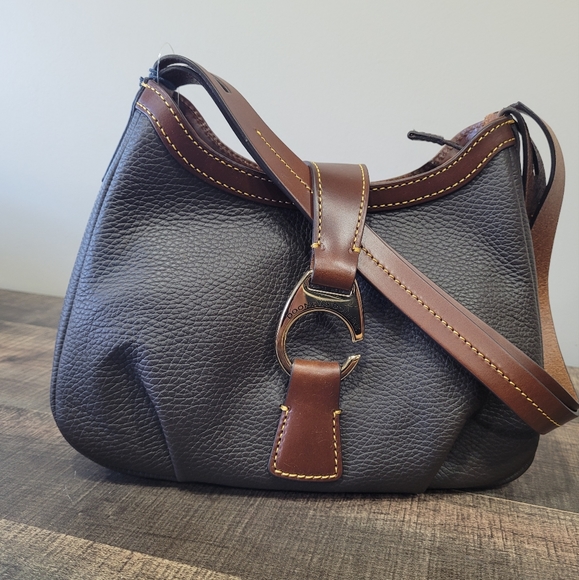 Dooney and Bourke shoulder tote bag - Picture 1 of 7